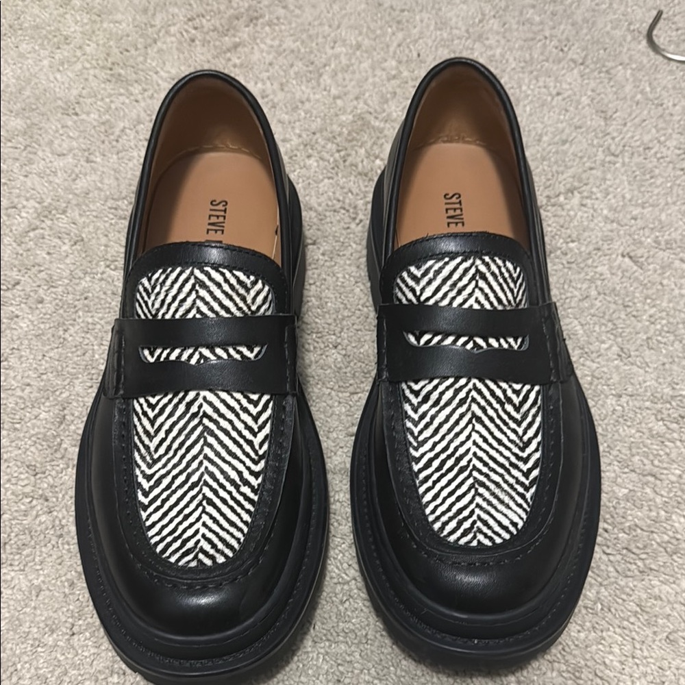 Steve Madden Black and White Patterned Loafers